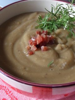 Una foto de Crema de lentejas indias con castañas