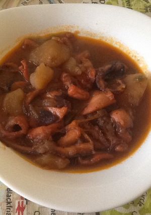 Una foto de Guisado de pulpo con patatas nuevas