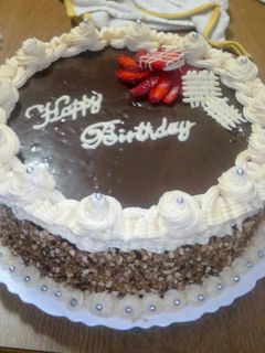 Una foto de Tarta de chocolate rellena de crema de moka