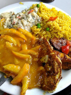 Una foto de Pechugas en salsa de mango