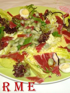 Una foto de Ternura de habas con jamón serrano