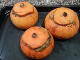 Zapallos de halloween rellenos con berenjenas