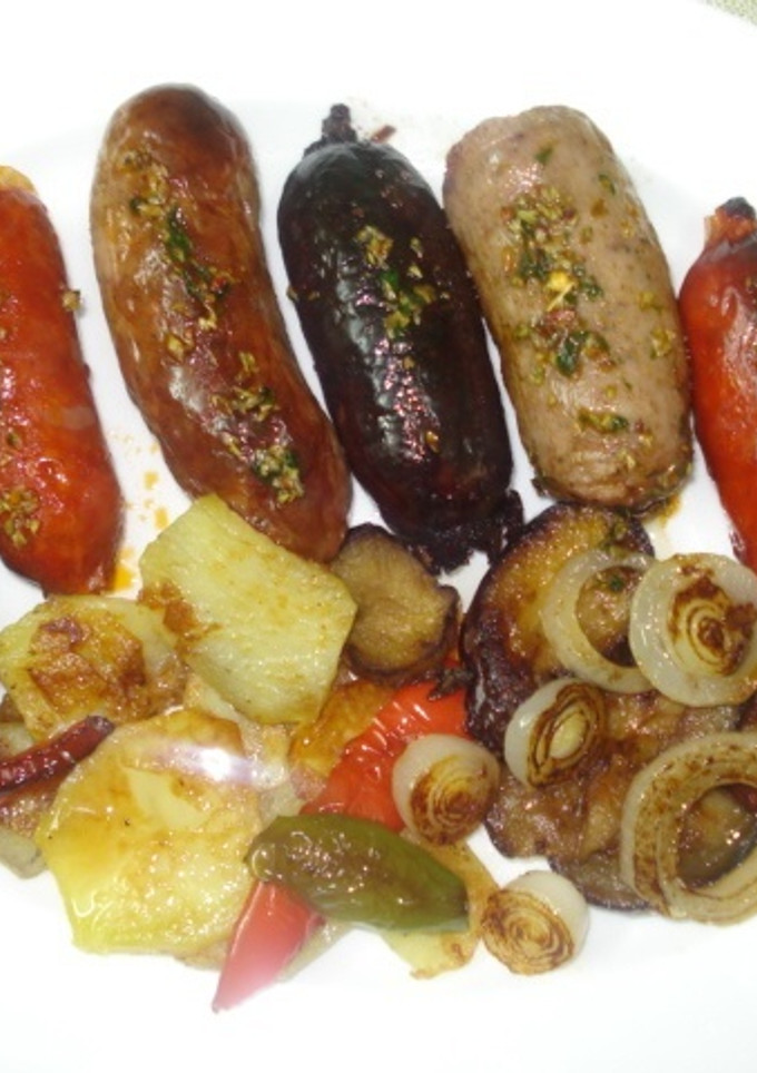 Una foto de Parrillada de embutidos con verduras a la plancha 