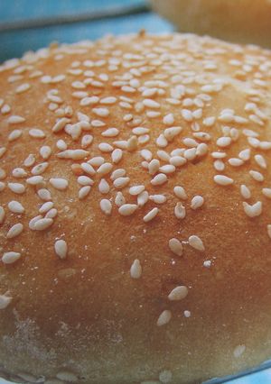Una foto de Panecillos de queso con semillas