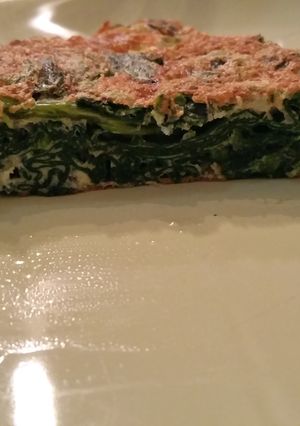 Una foto de Tortilla espinacas con parmesano y nuez moscada