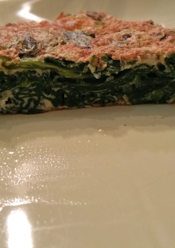 Una foto de Tortilla espinacas con parmesano y nuez moscada