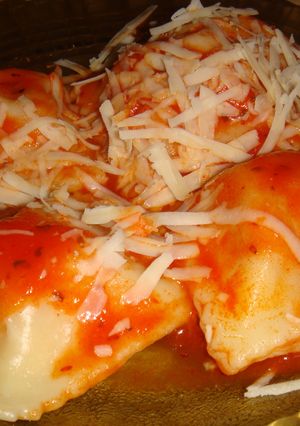 Una foto de Raviolones caseros de jamón, ricota y mozzarella