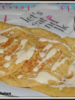 Una foto de Tortitas de calabacín con salsa de miel y mostaza (sin gluten, sin lactosa, sin huevo)