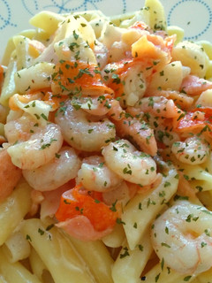 Una foto de Macarrones al ajillo con frutos del mar