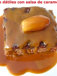 Una foto de Pudding de dátiles con salsa de caramelo y moka