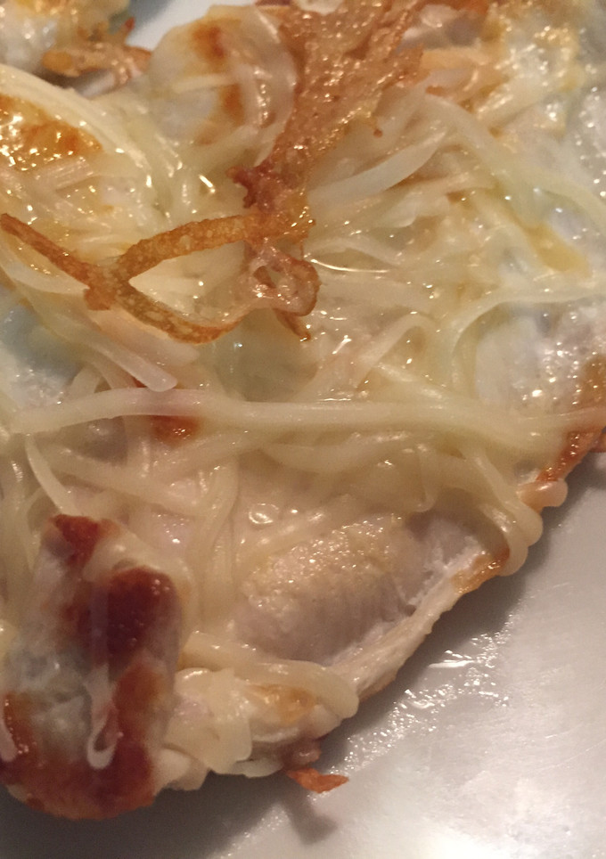 Una foto de Pechugas de pollo con queso