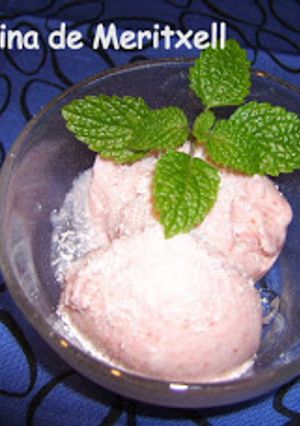 Foto principal de Helado de fresa muy rápido de preparar