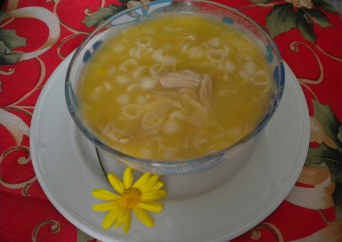 Foto principal de Sopa con pollo y pasta