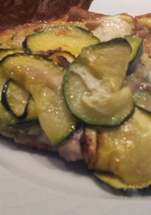 Una foto de Tarta quiché de calabacín y bacon