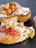 Canapés de anguila ahumada