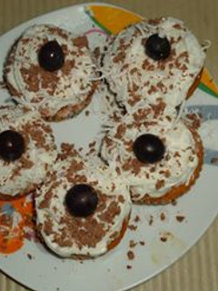 Una foto de Cupcakes da maní con relleno de mermelada