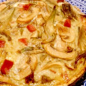 Tarta de alcachofas, champiñones y jamón con base crujiente de avena