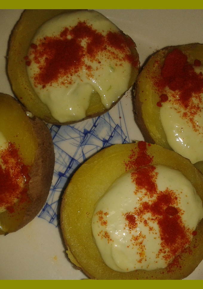 Una foto de Patatas con alioli y pimentón