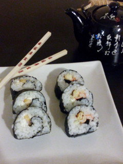 Una foto de Sushi variado