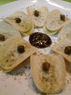 Una foto de Crujiente de pesto con roquefort