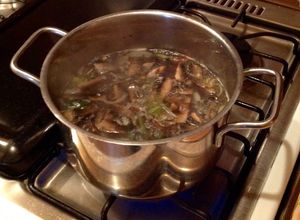 Una foto de Caldo de Hongos Portobello