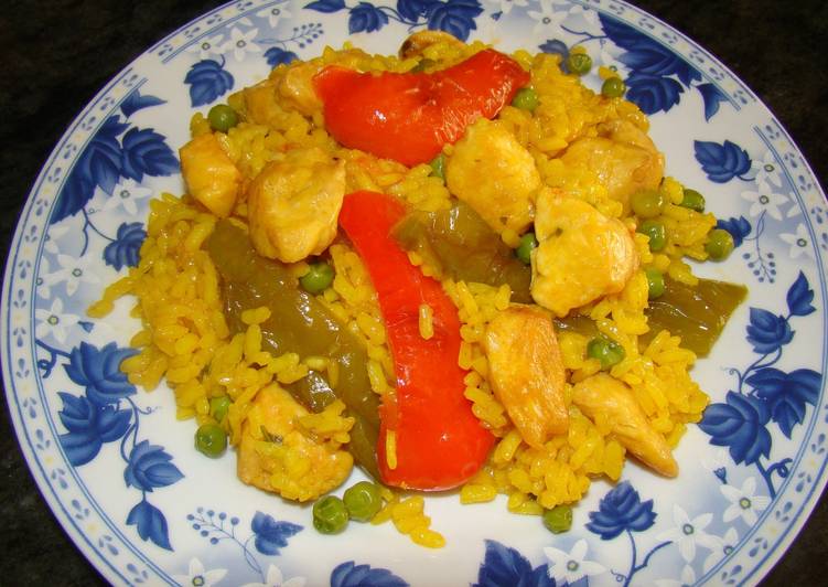Paella de pollo y verduras