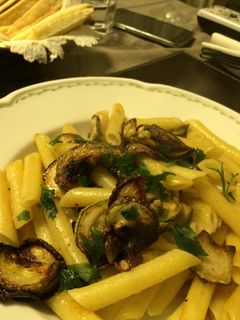 Una foto de Penne con zucchini