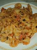 Corbatitas con tuco y salchichas