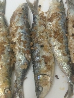 Una foto de Sardinas a la plancha marinadas con flor de sal y especias