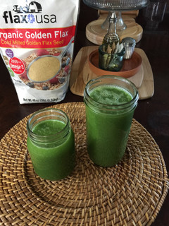 Una foto de "Green smoothie" protector del cerebro, huesos, presión arterial.-salud (batido)