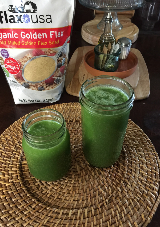 Una foto de "Green smoothie" protector del cerebro, huesos, presión arterial.-salud (batido)