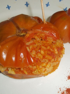 Una foto de Tomates rellenos de arroz