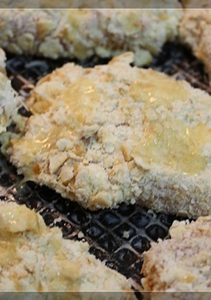 Una foto de Pollo empanado con Philadelphia y galletas
