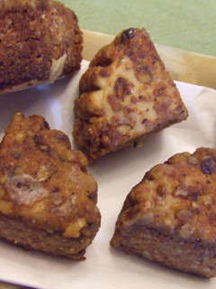 Una foto de Ghoriba de almendras (pastelitos marroquíes)