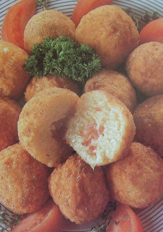 Una foto de Bolas de arroz rellenas