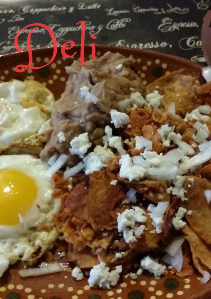 Una foto de Chilaquiles rojos