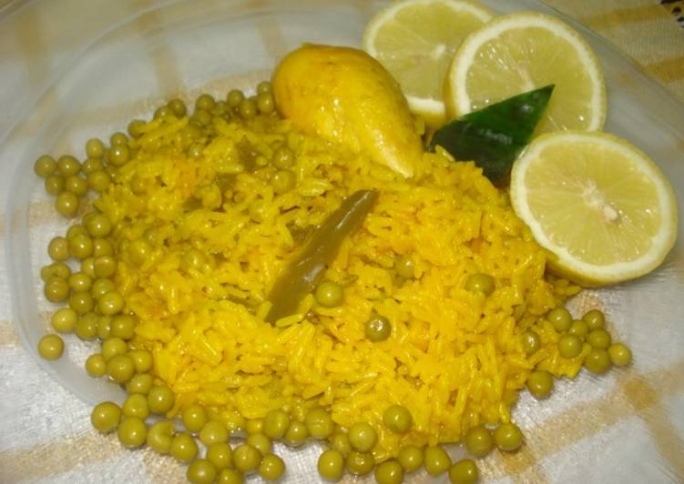 Arroz con pollo al azafrán