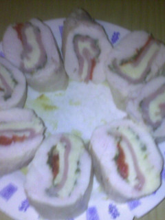 Una foto de Supremas rellenas de jamón, queso y morrones