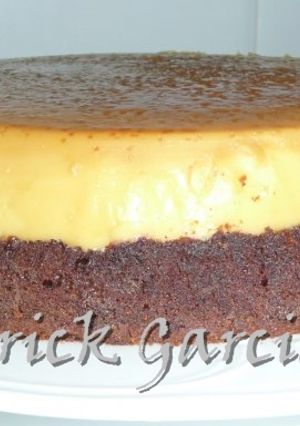 Una foto de Chocoflan o torta imposible (muy simple y fácil)