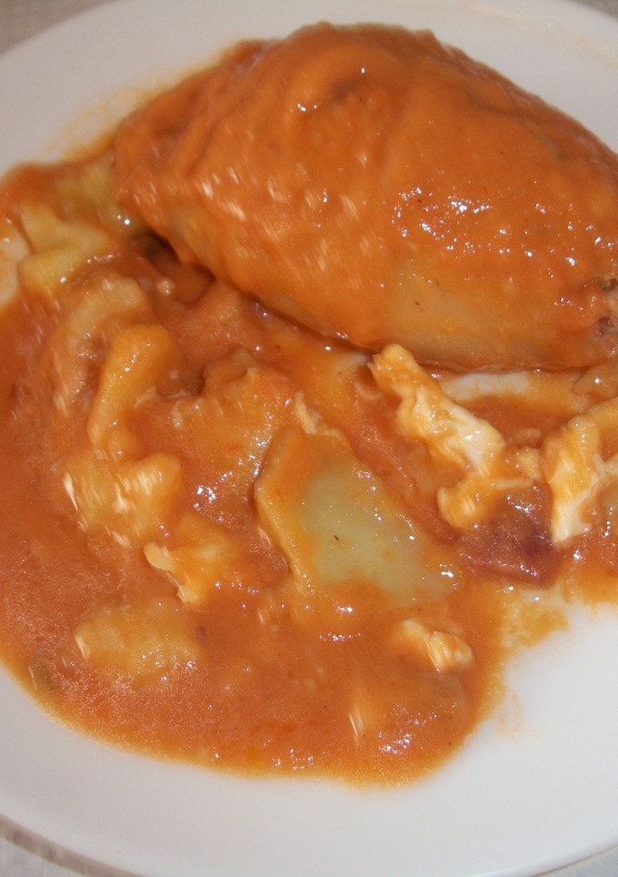Una foto de Calamares en salsa con relleno de pelotas murcianas