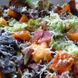 Ensalada de calabaza y mango con jamón