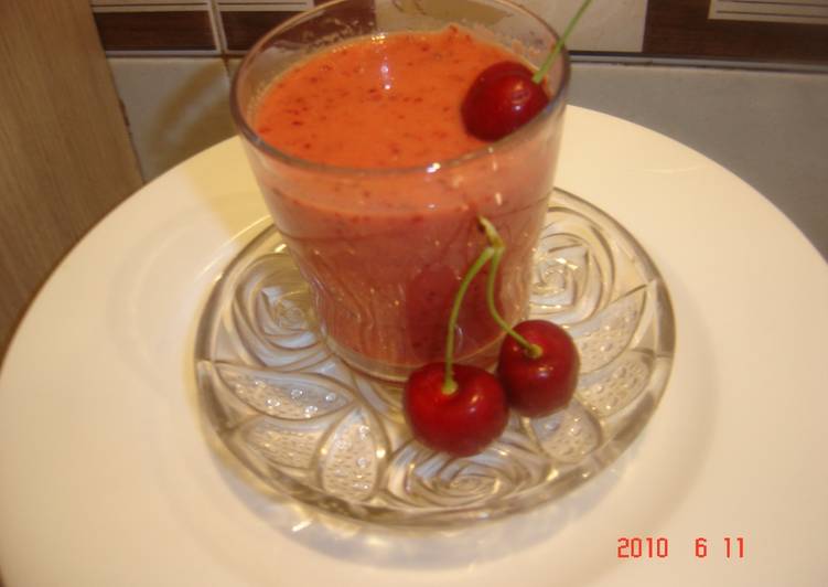 Chupito o gazpacho de cerezas Arzak