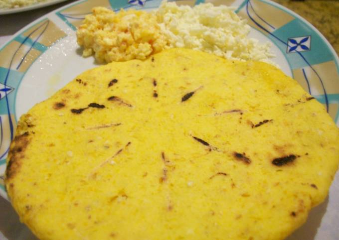 Receta de arepas gourmet enriquecidas con huevo y queso, Receta