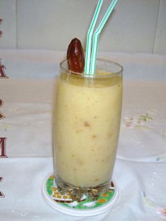 Una foto de Batido de pera, manzana y dátiles