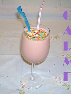 Una foto de Batido de cerezas con yogur