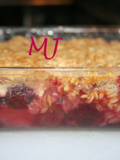 Una foto de Apple cherry crumble (Manzanas y cerezas crumble)