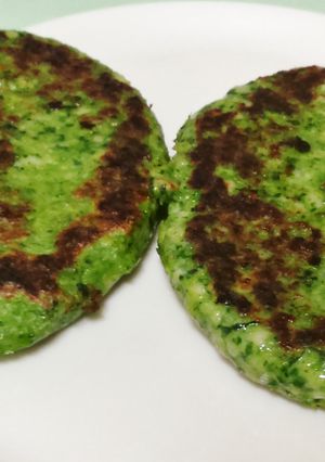 Una foto de Hamburguesas verdes (de espinacas y pollo)