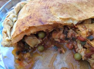 Una foto de Empanada gallega en versión rioplatense con corvina
