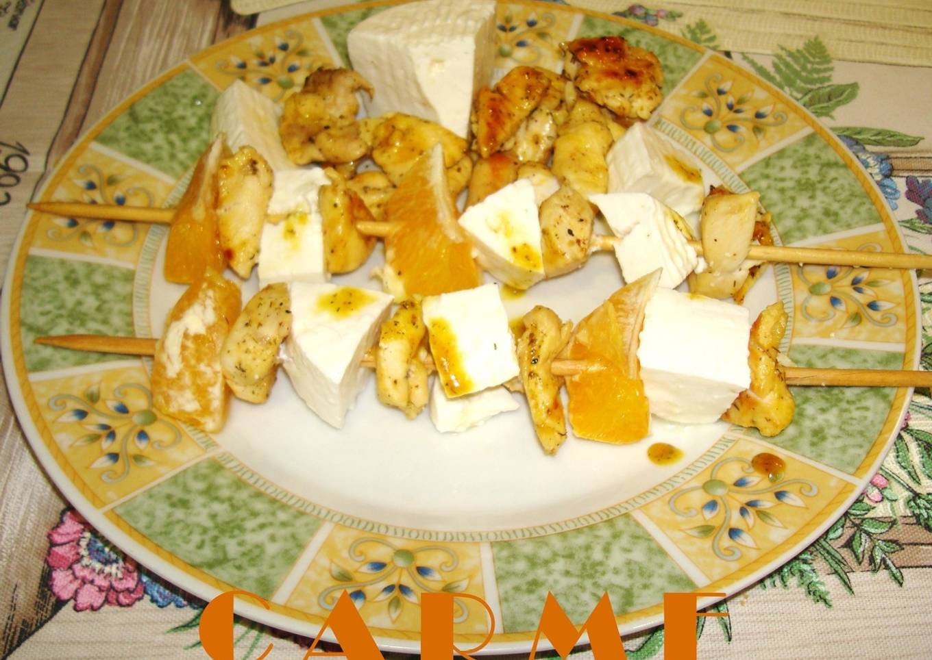 Brochetas de queso y pollo a la naranja<br />
