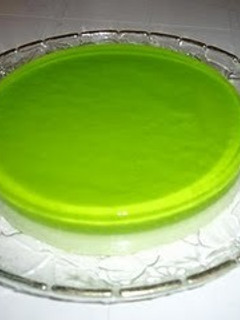 Una foto de Postre de gelatina de piña